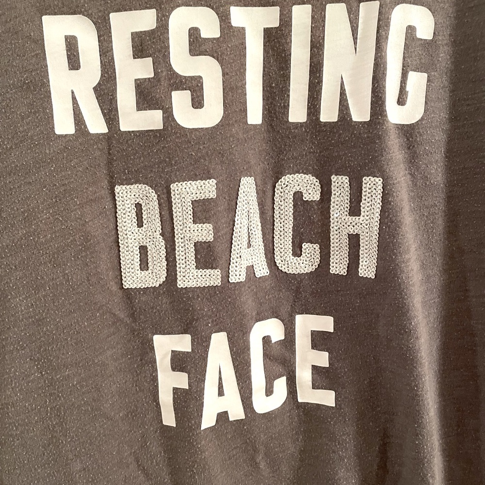 Victoriaโs Secret Resting Beach Face Tee - Picture 2 of 4